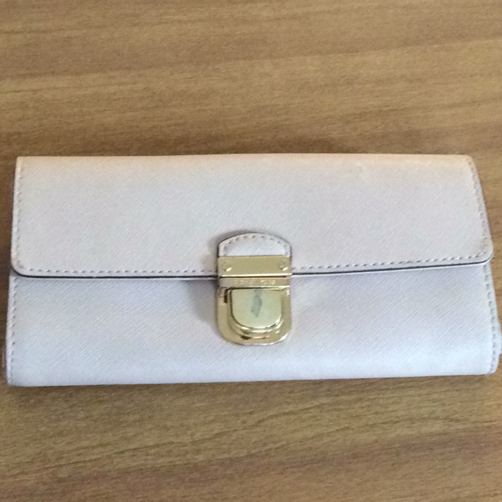 michael kors wallet.